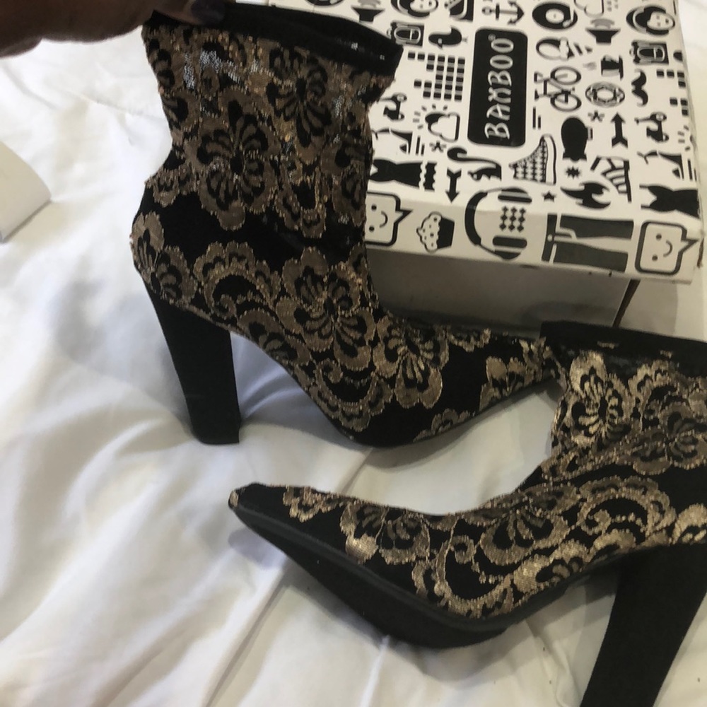 Cute lace booties